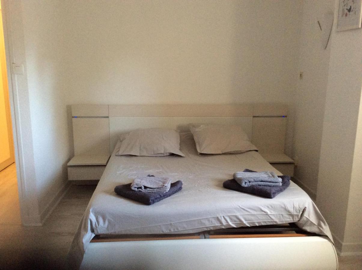 Gites Et Chambres D'Hotes Les Roses The Hauterives Luaran gambar